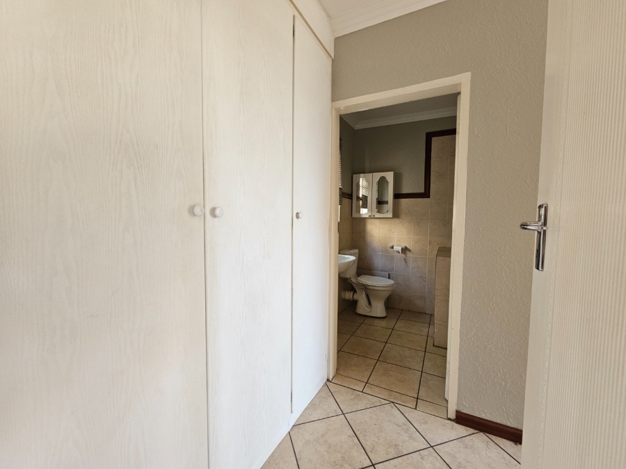 1 Bedroom Property for Sale in La Montagne Gauteng