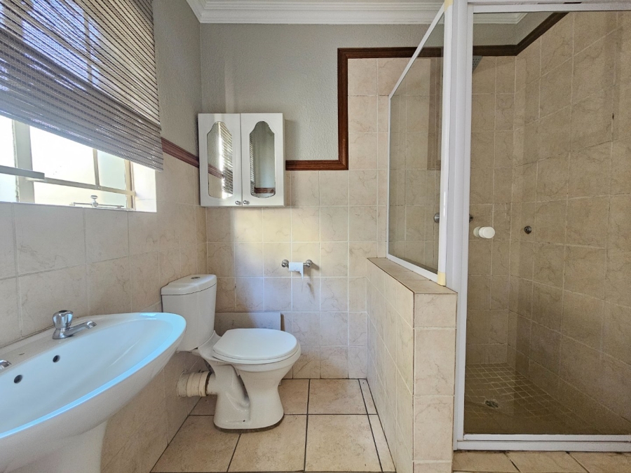 1 Bedroom Property for Sale in La Montagne Gauteng