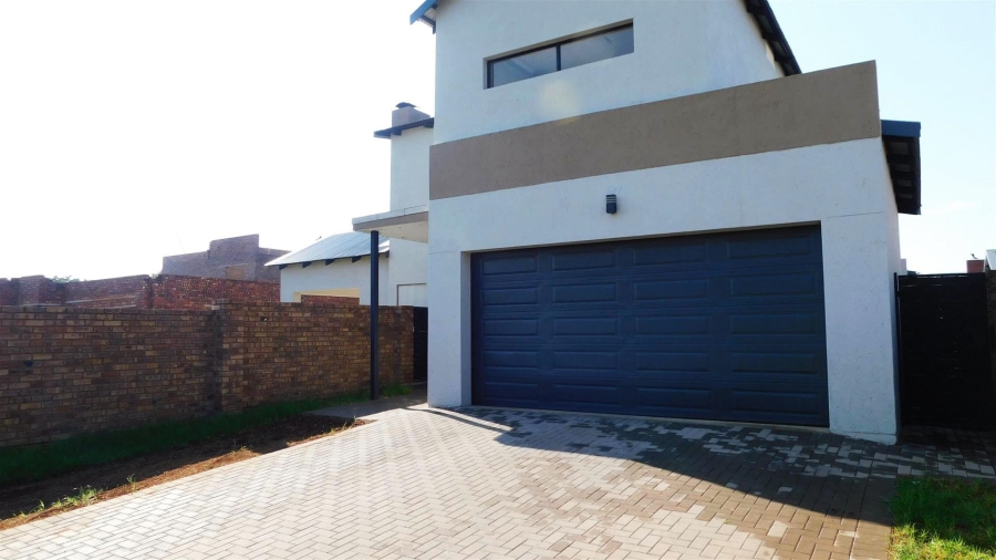 3 Bedroom Property for Sale in Zambezi Manor Lifestyle Estate Gauteng