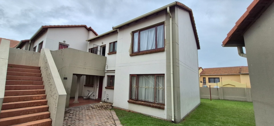 To Let 2 Bedroom Property for Rent in Mondeor Gauteng