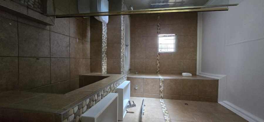 4 Bedroom Property for Sale in Garsfontein Gauteng