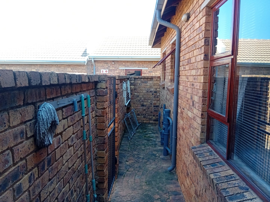 3 Bedroom Property for Sale in Bartlett Gauteng
