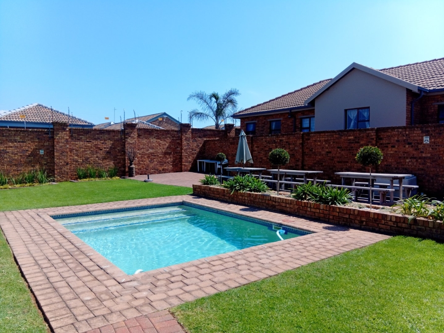 3 Bedroom Property for Sale in Bartlett Gauteng