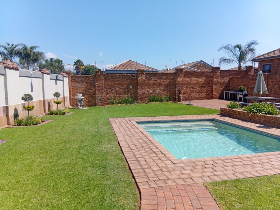 3 Bedroom Property for Sale in Bartlett Gauteng