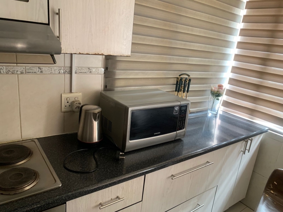 To Let 1 Bedroom Property for Rent in Pretoria Central Gauteng