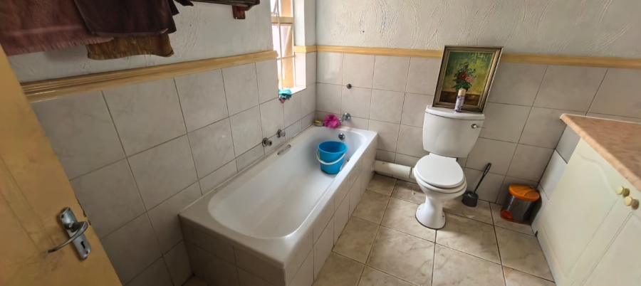 2 Bedroom Property for Sale in Vorna Valley Gauteng