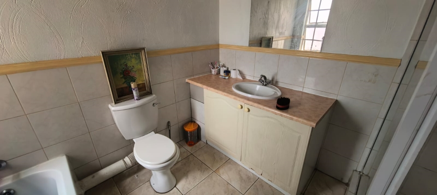 2 Bedroom Property for Sale in Vorna Valley Gauteng