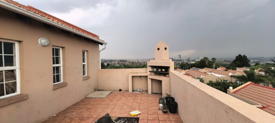 2 Bedroom Property for Sale in Vorna Valley Gauteng