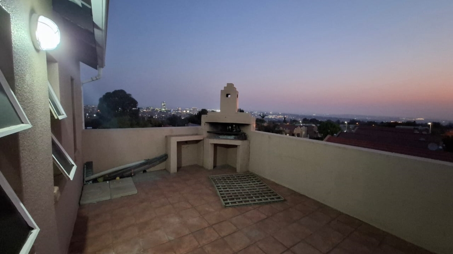 2 Bedroom Property for Sale in Vorna Valley Gauteng
