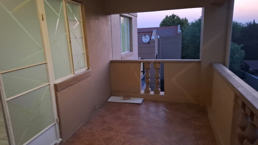 2 Bedroom Property for Sale in Vorna Valley Gauteng