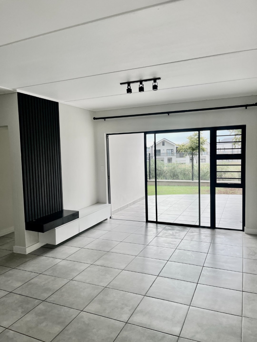 3 Bedroom Property for Sale in Waterfall Gauteng