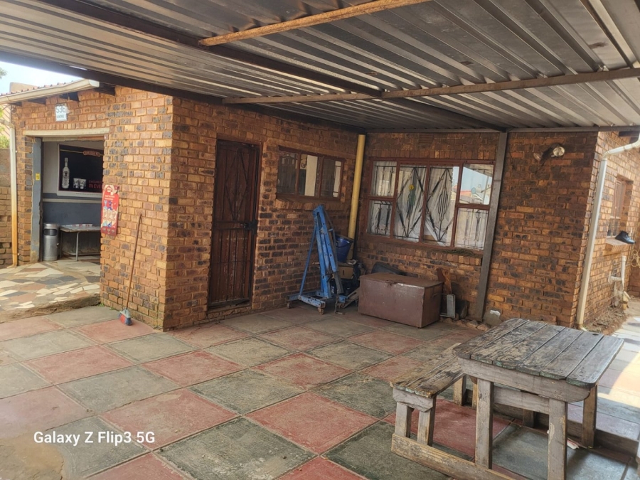 3 Bedroom Property for Sale in Mapleton A H Gauteng
