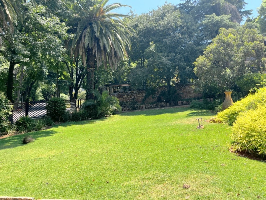 5 Bedroom Property for Sale in Cyrildene Gauteng