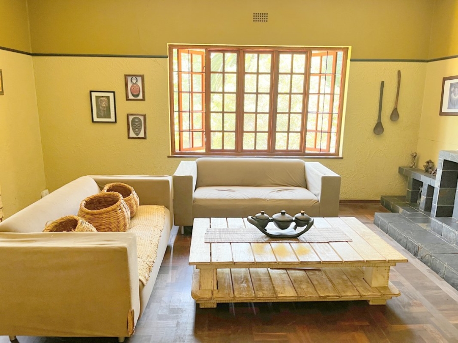 5 Bedroom Property for Sale in Cyrildene Gauteng