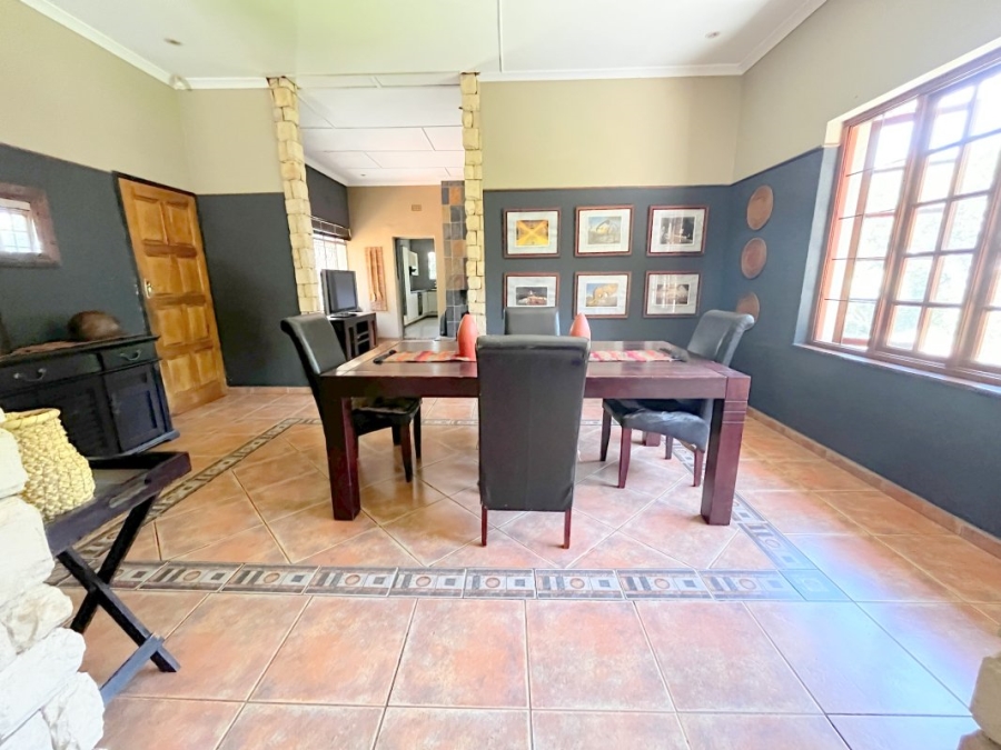 5 Bedroom Property for Sale in Cyrildene Gauteng