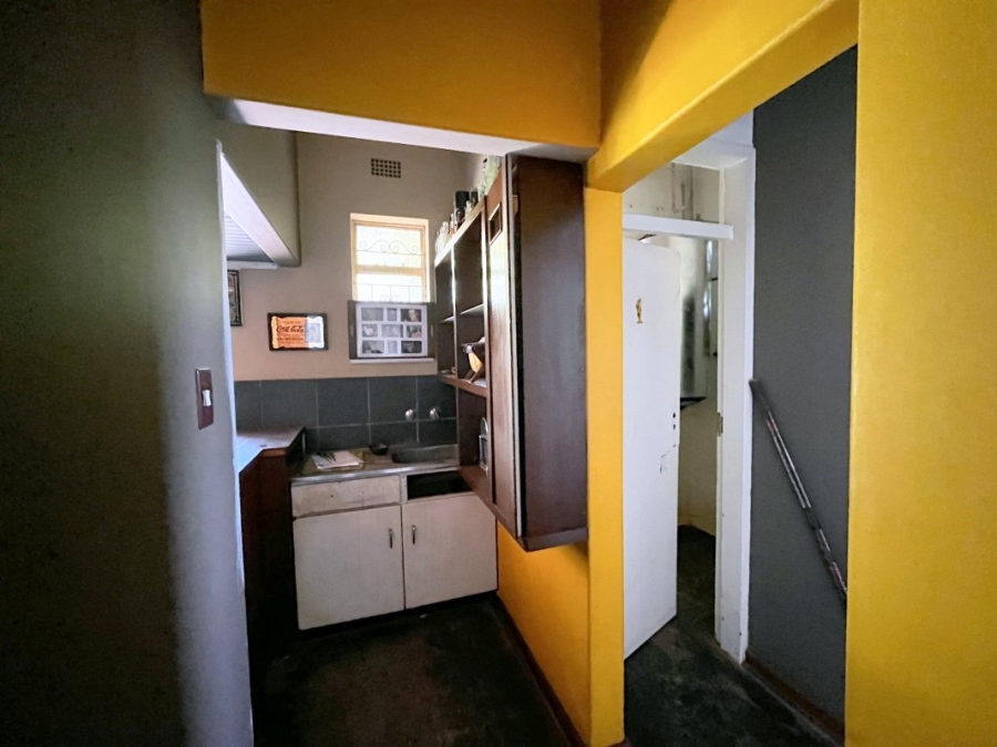 5 Bedroom Property for Sale in Cyrildene Gauteng