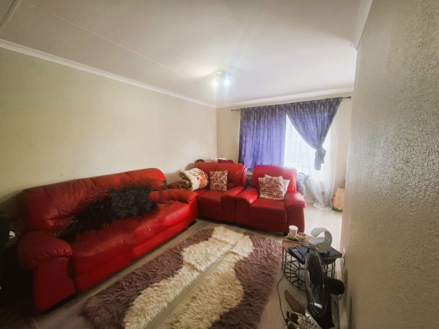To Let 1 Bedroom Property for Rent in Monument Park Gauteng