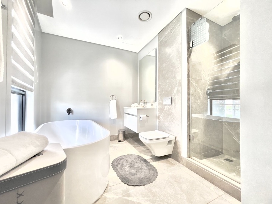 2 Bedroom Property for Sale in Waterfall Gauteng