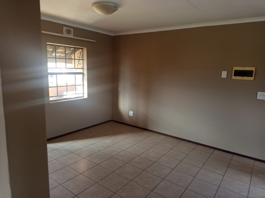 To Let 2 Bedroom Property for Rent in Noordwyk Gauteng