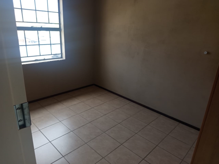 To Let 2 Bedroom Property for Rent in Noordwyk Gauteng