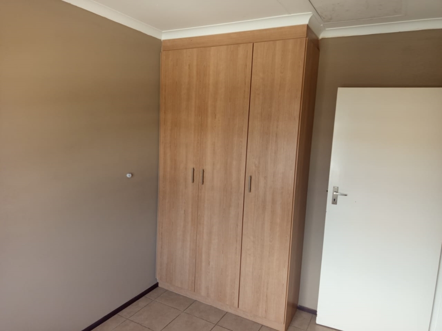 To Let 2 Bedroom Property for Rent in Noordwyk Gauteng