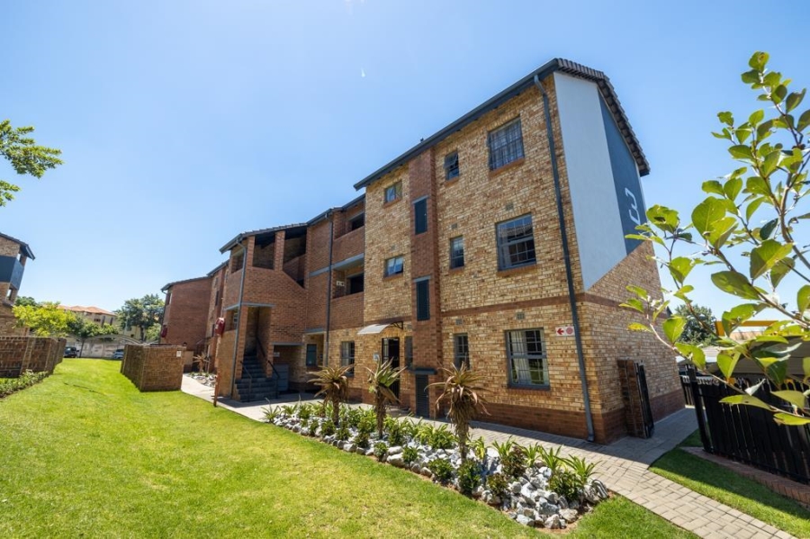 To Let 2 Bedroom Property for Rent in Noordwyk Gauteng