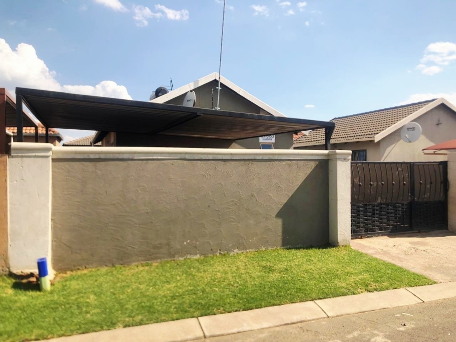 2 Bedroom Property for Sale in Windmill Park Gauteng