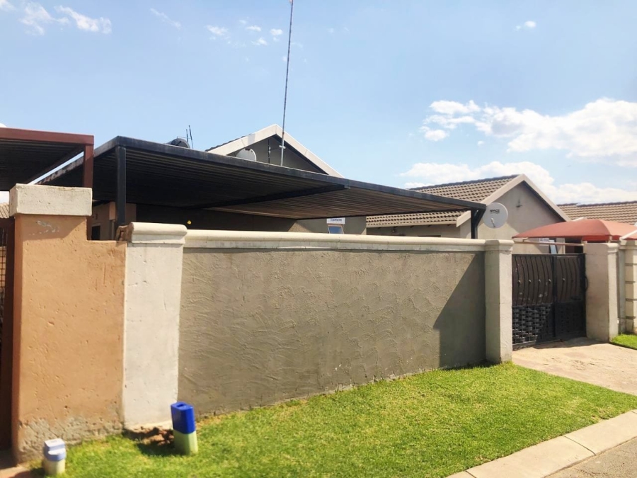 2 Bedroom Property for Sale in Windmill Park Gauteng