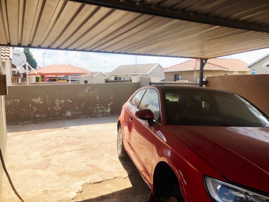 2 Bedroom Property for Sale in Windmill Park Gauteng