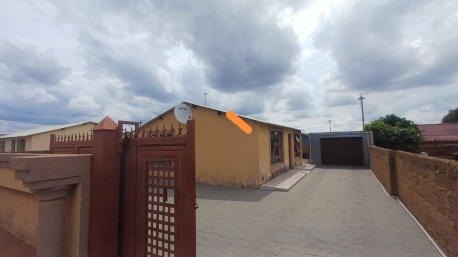 2 Bedroom Property for Sale in Esangweni Gauteng