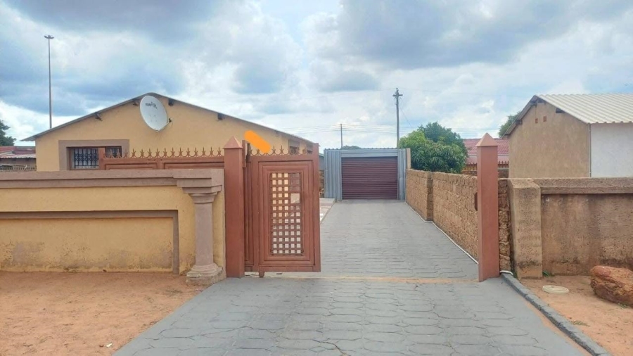 2 Bedroom Property for Sale in Esangweni Gauteng