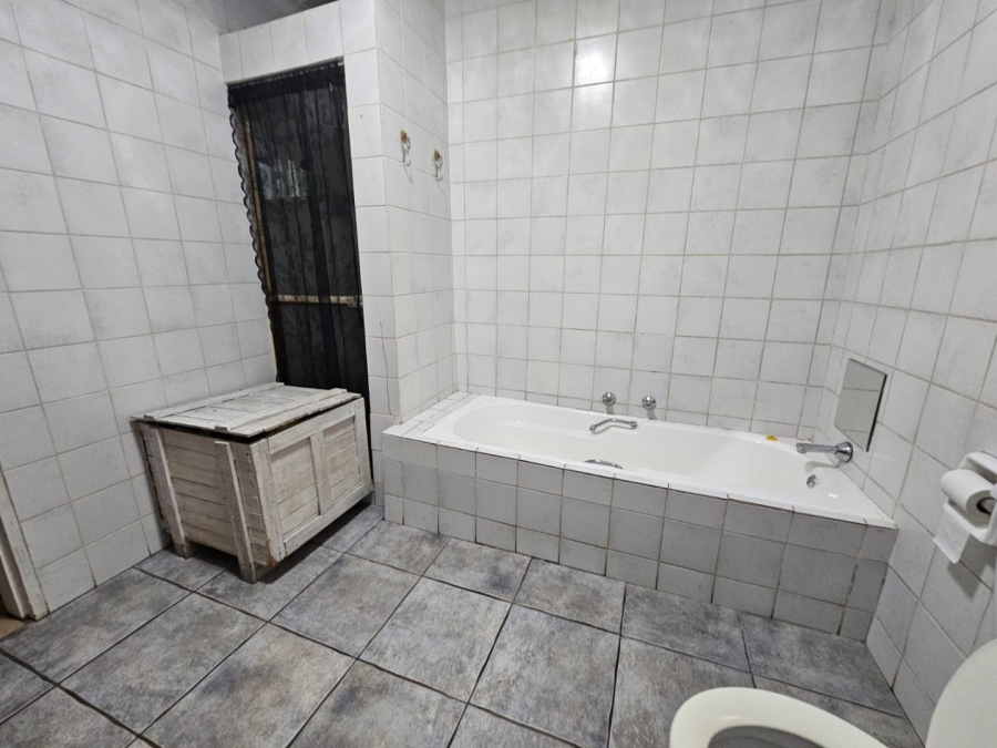 3 Bedroom Property for Sale in Birchleigh Gauteng