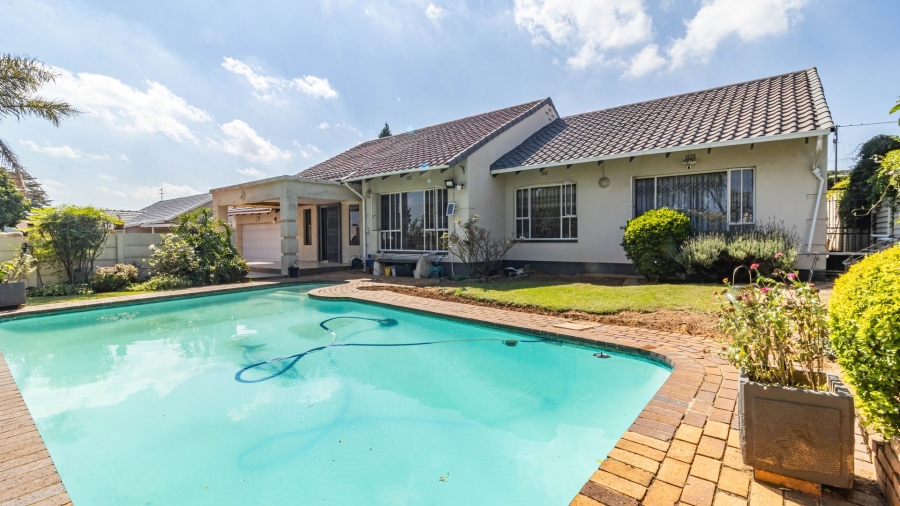 3 Bedroom Property for Sale in Ridgeway Gauteng