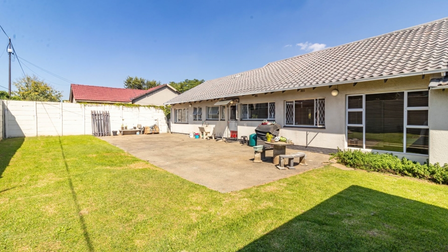 3 Bedroom Property for Sale in Ridgeway Gauteng