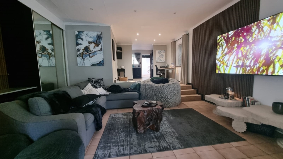 To Let 1 Bedroom Property for Rent in Bedfordview Gauteng