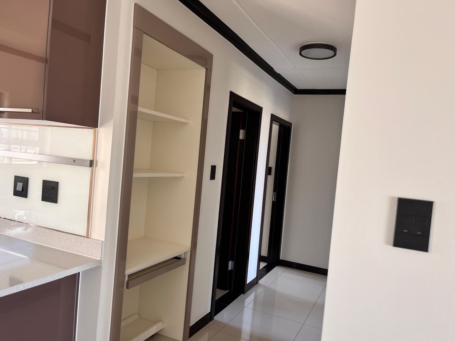 To Let 2 Bedroom Property for Rent in Blue Hills Gauteng