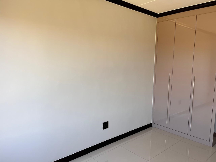 To Let 2 Bedroom Property for Rent in Blue Hills Gauteng