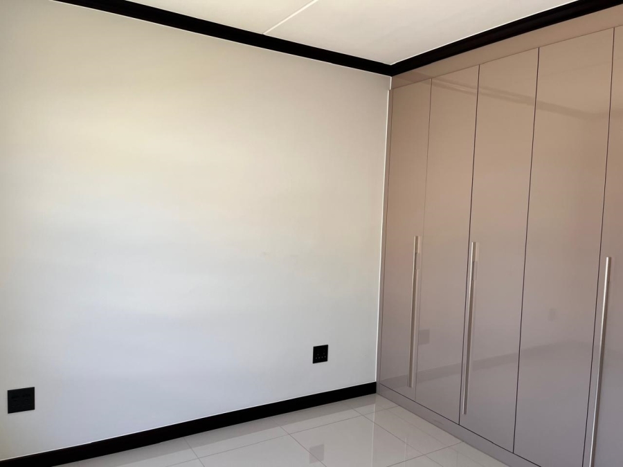 To Let 2 Bedroom Property for Rent in Blue Hills Gauteng