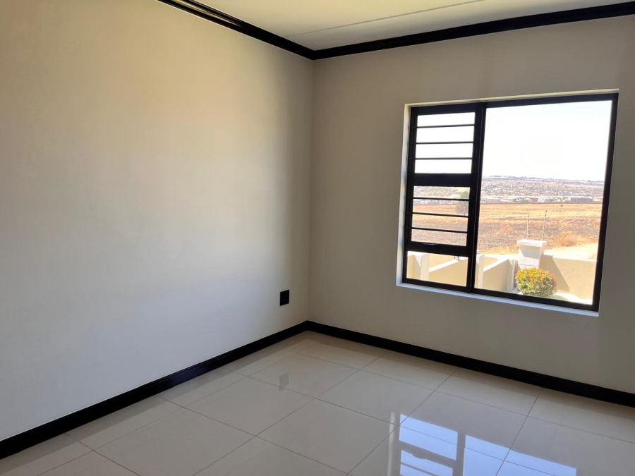To Let 2 Bedroom Property for Rent in Blue Hills Gauteng