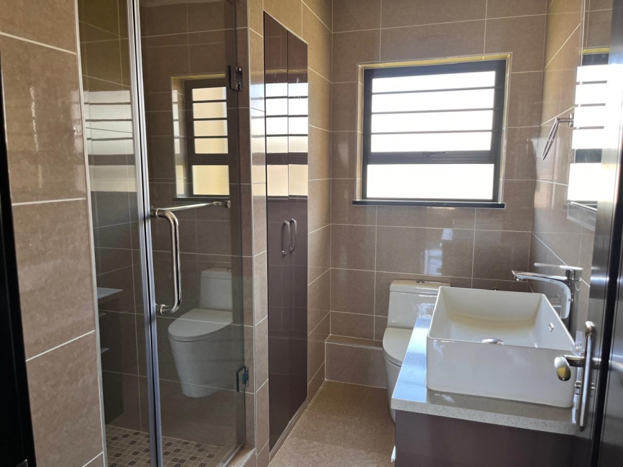 To Let 2 Bedroom Property for Rent in Blue Hills Gauteng