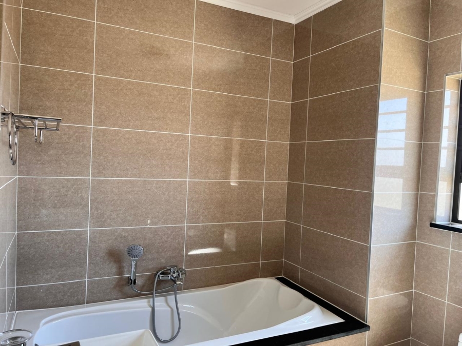 To Let 2 Bedroom Property for Rent in Blue Hills Gauteng