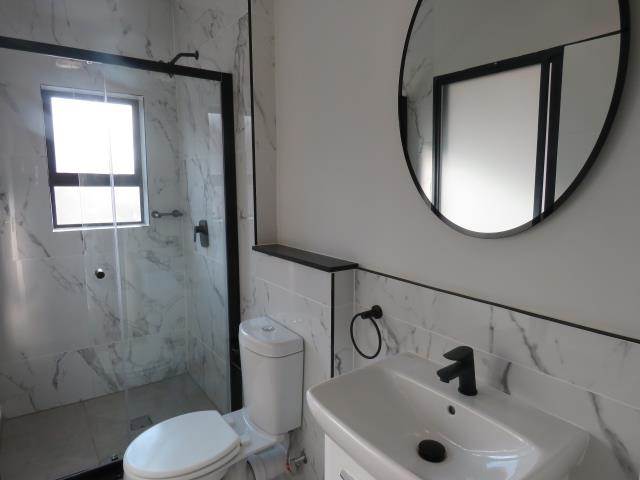 To Let 2 Bedroom Property for Rent in Waterfall Gauteng