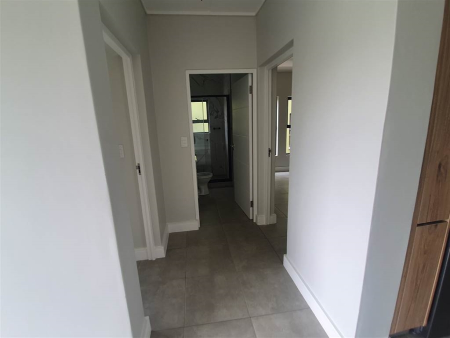 To Let 2 Bedroom Property for Rent in Waterfall Gauteng