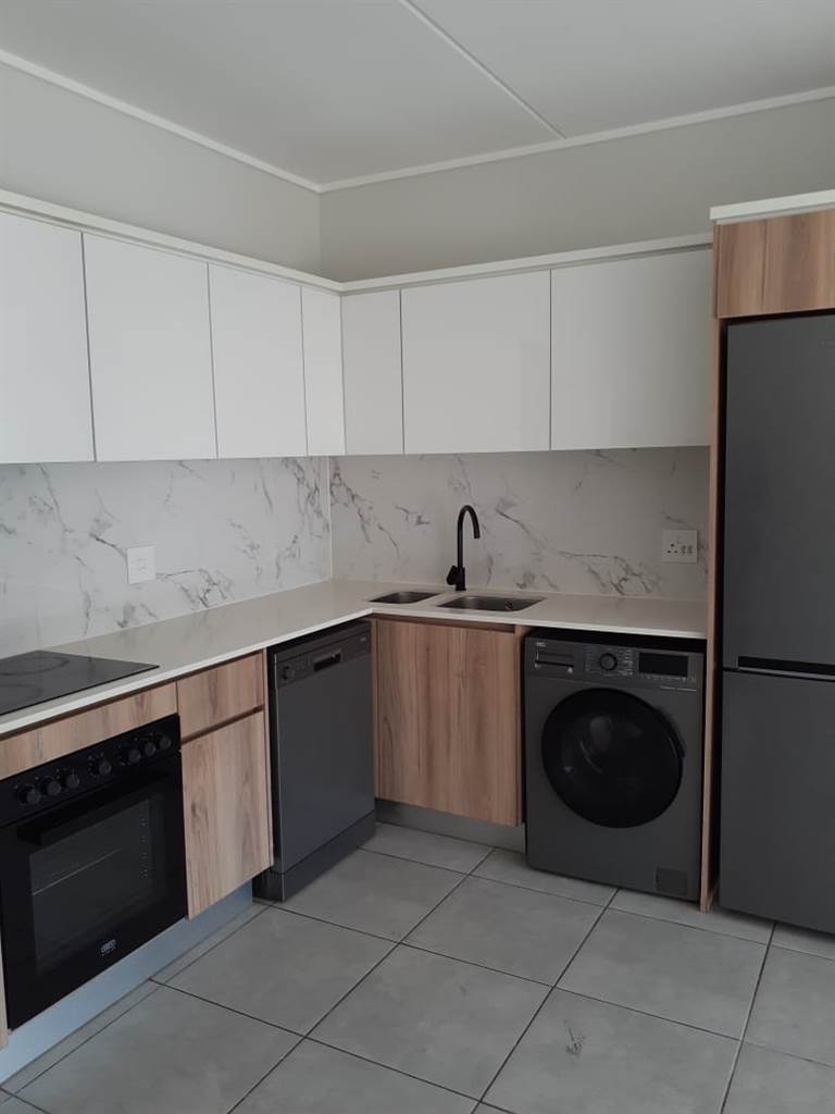 To Let 2 Bedroom Property for Rent in Waterfall Gauteng