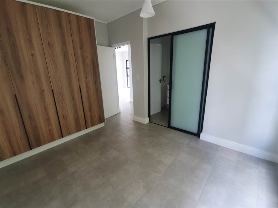 To Let 2 Bedroom Property for Rent in Waterfall Gauteng