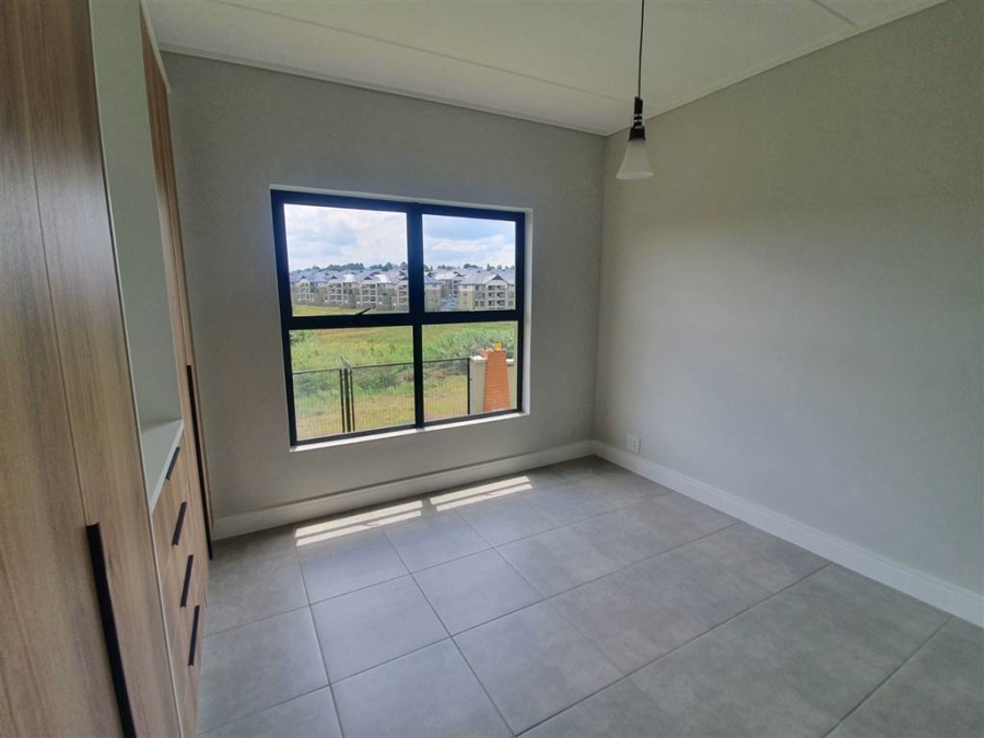 To Let 2 Bedroom Property for Rent in Waterfall Gauteng