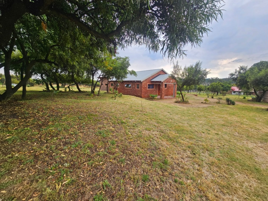 To Let 4 Bedroom Property for Rent in Laezonia Gauteng