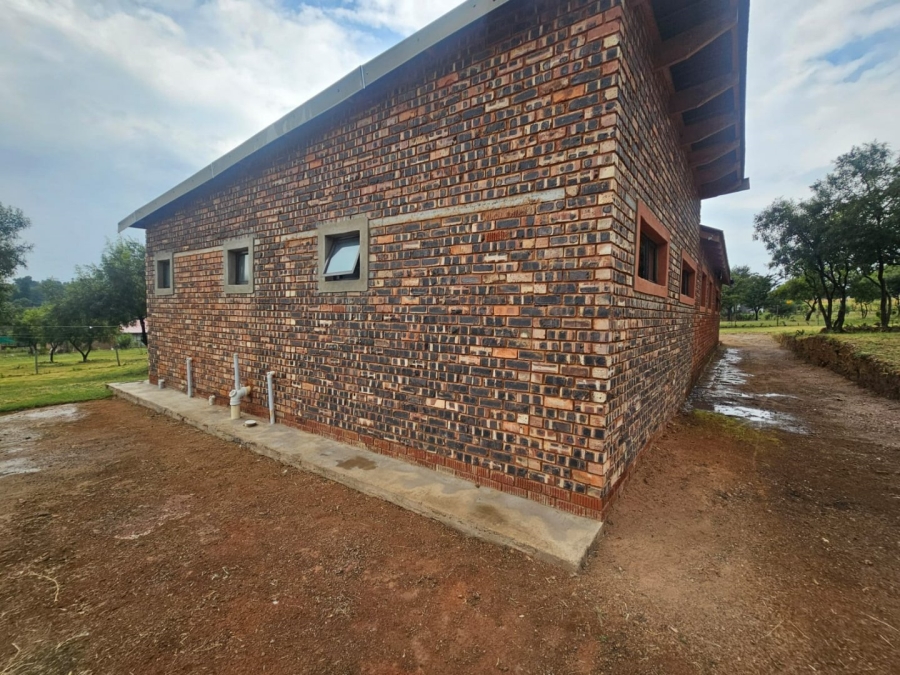 To Let 4 Bedroom Property for Rent in Laezonia Gauteng