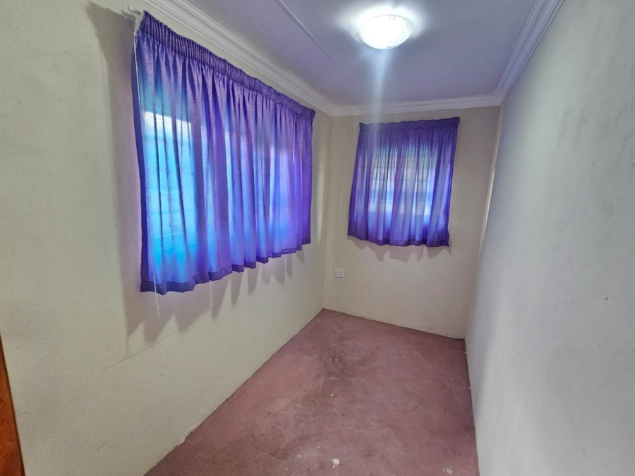 To Let 4 Bedroom Property for Rent in Laezonia Gauteng