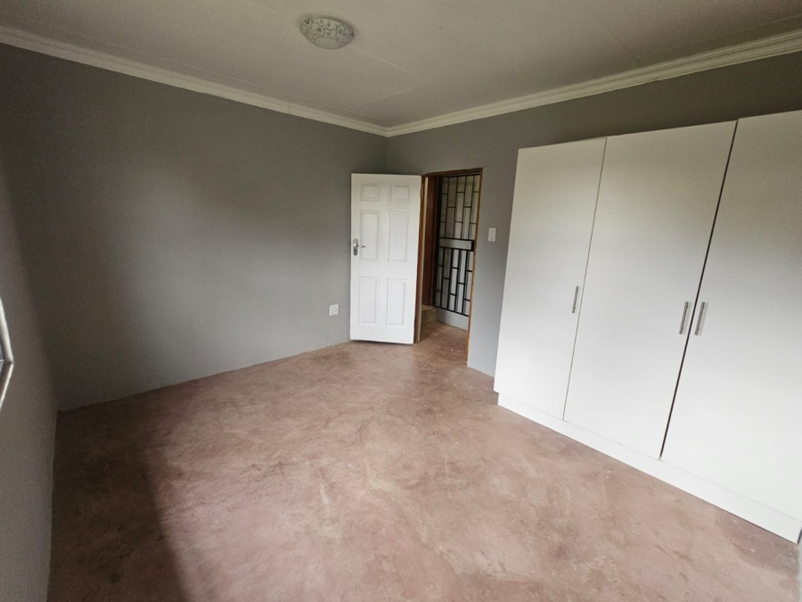 To Let 4 Bedroom Property for Rent in Laezonia Gauteng